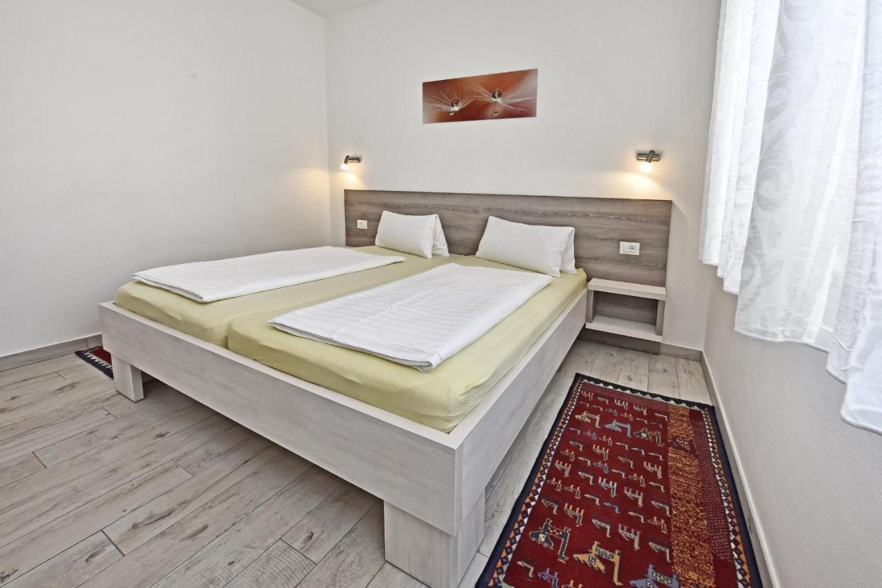 Ferienwohnungen Erika Porec Esterno foto